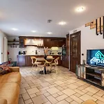 度假居 Alp House - A 10' Da Aosta Con Giardino Privato *