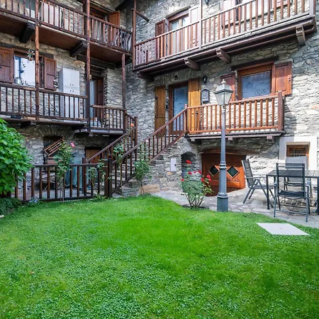 Ferienhaus Alp House - A 10' Da Aosta Con Giardino Privato *
