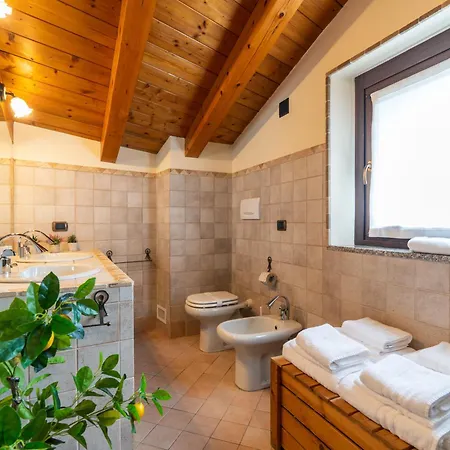 Alp House - A 10' Da Aosta Con Giardino Privato 別荘 *