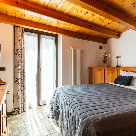 Alp House - A 10' Da Aosta Con Giardino Privato Vakantiehuis Roisan