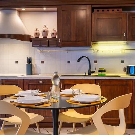 Alp House - A 10' Da Aosta Con Giardino Privato Holiday home