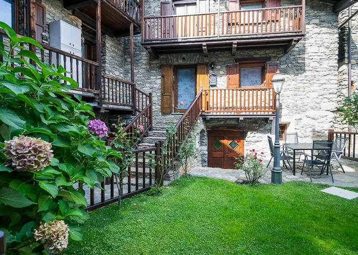 Holiday home Alp House - A 10' Da Aosta Con Giardino Privato