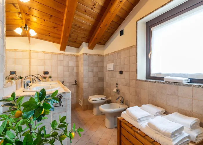 Alp House - A 10' Da Aosta Con Giardino Privato Holiday home *