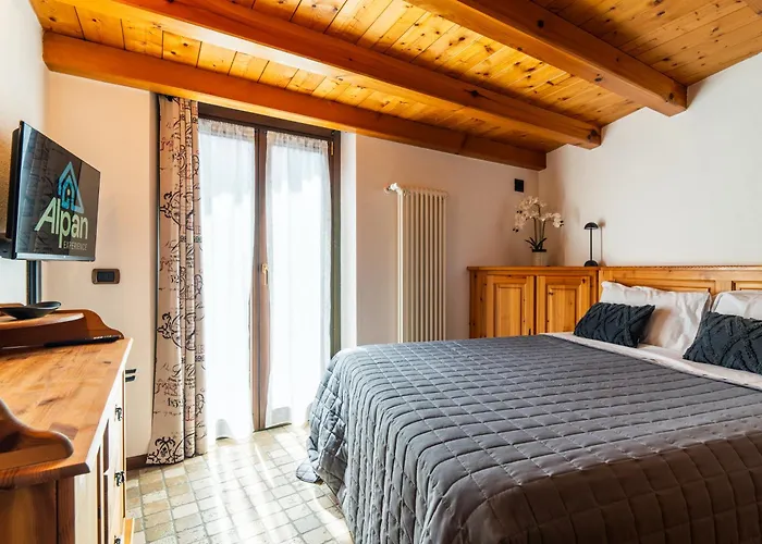 Alp House - A 10' Da Aosta Con Giardino Privato Holiday home Roisan