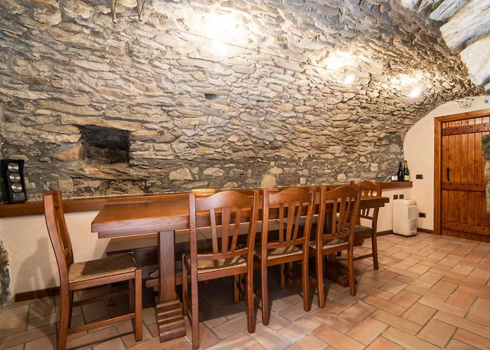 Alp House - A 10' Da Aosta Con Giardino Privato Holiday home *